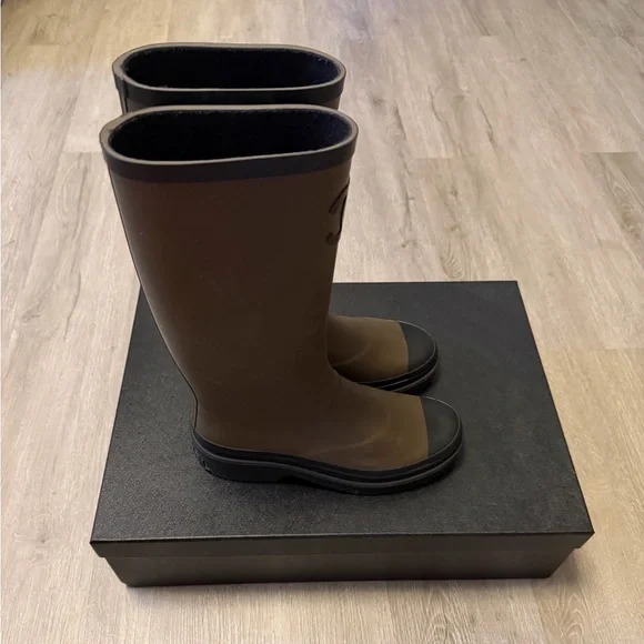 CHANEL Olive and Black Rain Boots SZ 7 - Picture 8 of 14